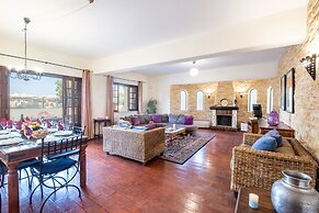 Villa Royal Sandals