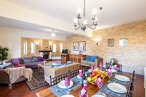 Villa Royal Sandals