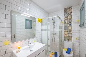 Townhouse Aqua