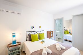Townhouse Aqua
