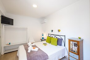 Townhouse Aqua