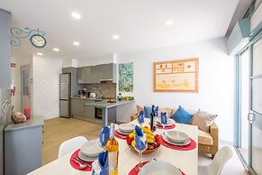 Townhouse Aqua