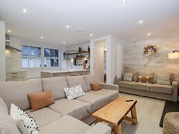 Dixon Court