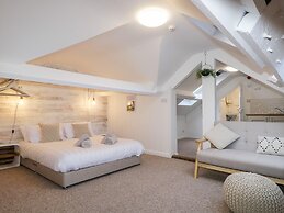 Dixon Court