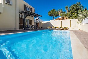 Villa Dorado