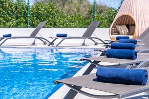 Villa Avalon