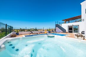 Villa Avalon