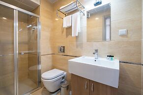 Lavin Hotel & Suites