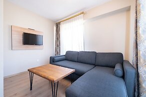 Lavin Hotel & Suites