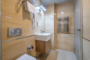Lavin Hotel & Suites