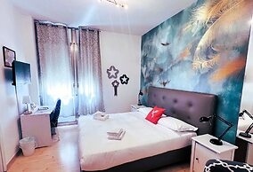 Mia House