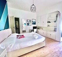 Mia House