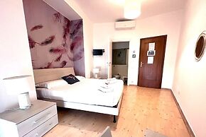 Mia House