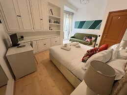 Mia House