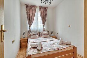 Apartments Elena