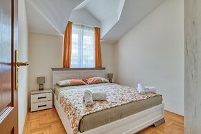 Apartments Elena