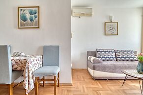 Apartments Elena