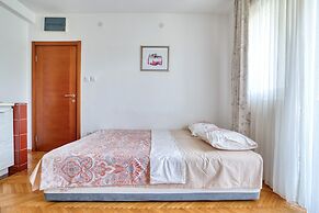 Apartments Elena