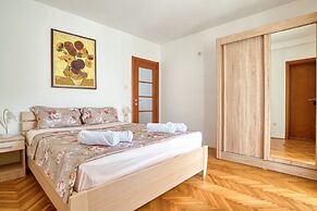 Apartments Elena
