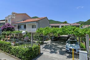 Apartments Elena