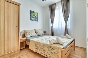 Apartments Elena