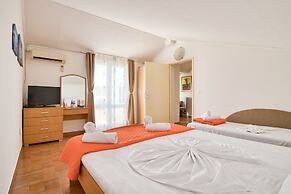 Apartments Elena