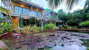 River CoCo Amphawa