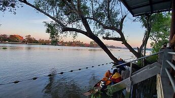 River CoCo Amphawa