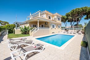 Villa Caly