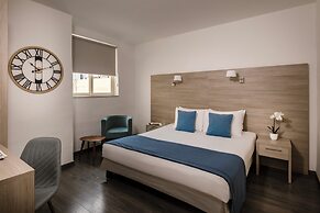 The Howard Hotel