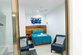 Hotel Naomi