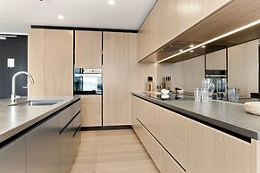 Modern oasis in Wynyard Quarter