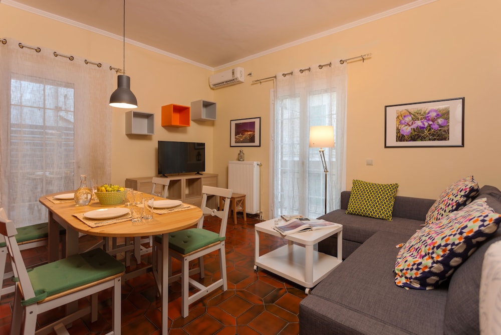 Metropolis Apartment