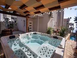 Apartments Aqua