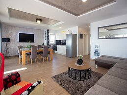 Apartments Aqua