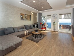 Apartments Aqua