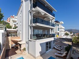Apartments Aqua