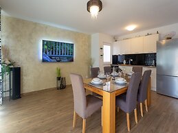 Apartments Aqua