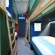 Dream Chaser Boutique Capsule Hotel