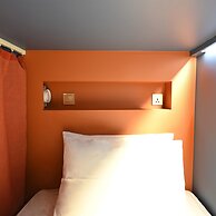 Dream Chaser Boutique Capsule Hotel