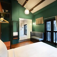 Dream Chaser Boutique Capsule Hotel