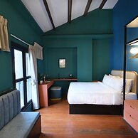Dream Chaser Boutique Capsule Hotel