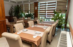 Hotel Leo