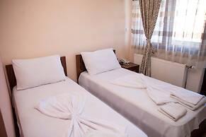 Hotel Leo