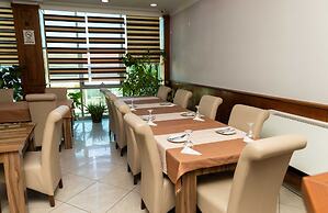 Hotel Leo