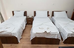 Hotel Leo