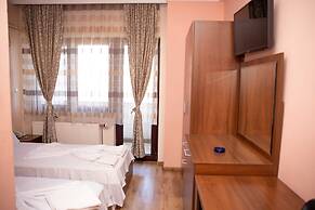 Hotel Leo