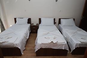 Hotel Leo