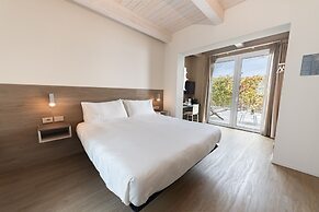 Open Hotel