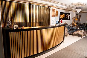 Heraldic Room Hotel